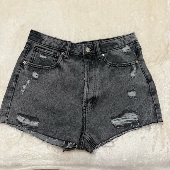 Wild Fable Charcoal Distressed Jean Shorts Size 6 - Picture 1 of 3